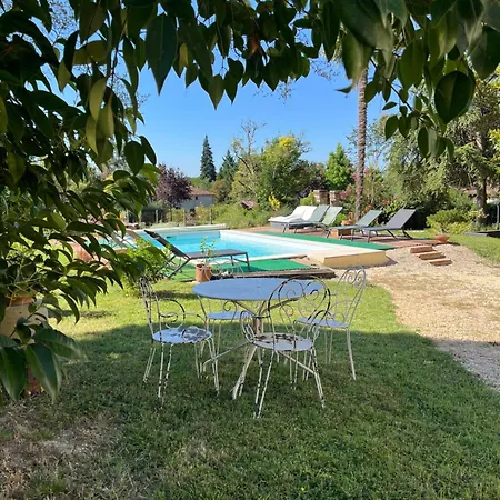 Semesterbostad Santina Piquecos